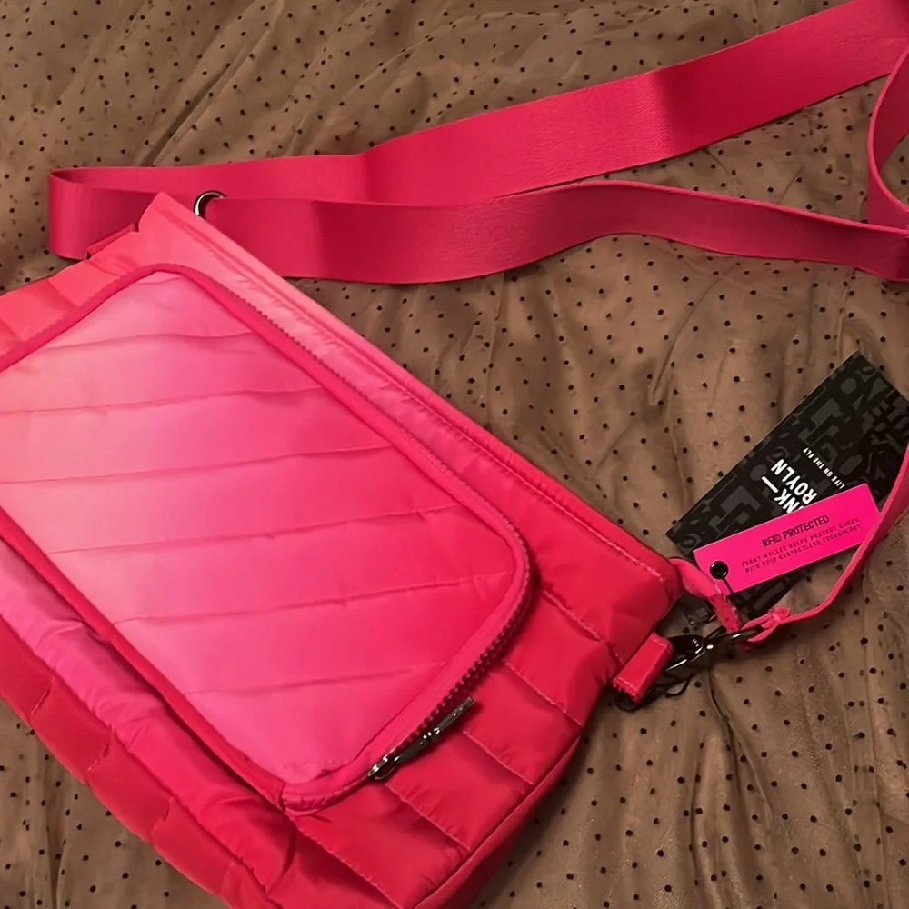 👛🌹• ♥️ Think Rolyn x Pretty n’ Pink Vibes ♥️•👛🌹